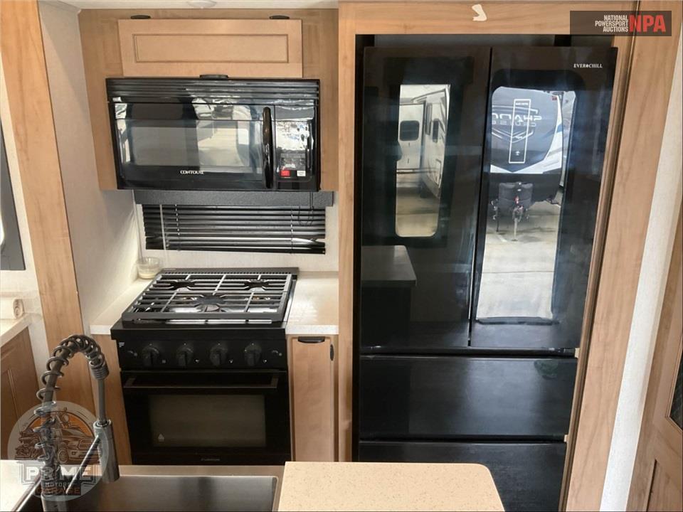 2024 Sabre By Forest River M-38RLH - FIFTH WHEEL SERIES — фото 18
