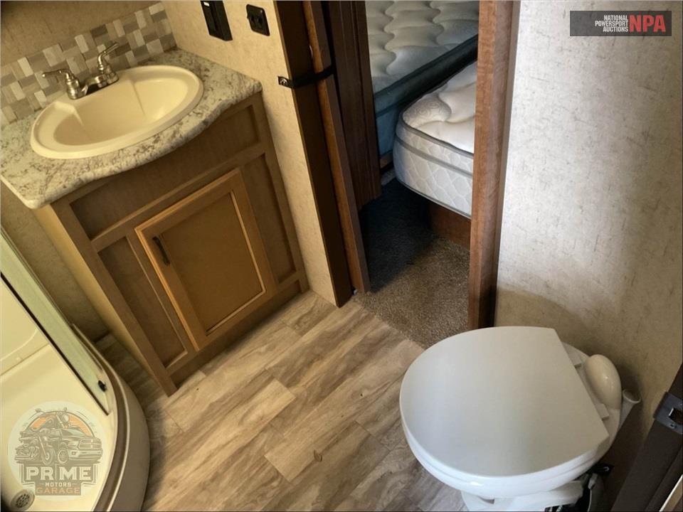 2017 Highland Ridge Rv M-293RLS - LIGHT FIFTH WHEEL SERIES — фото 18