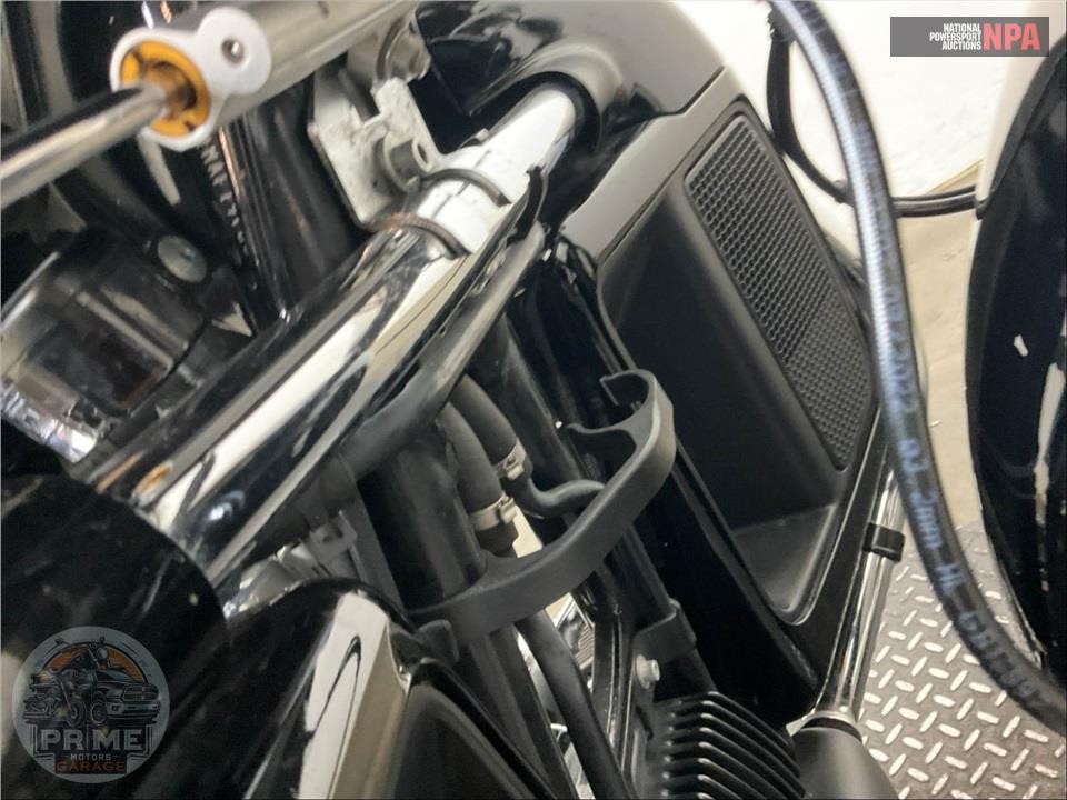 2023 Harley-Davidson FLHTCUTG TRI GLIDE ULTRA CLASSIC — фото 10