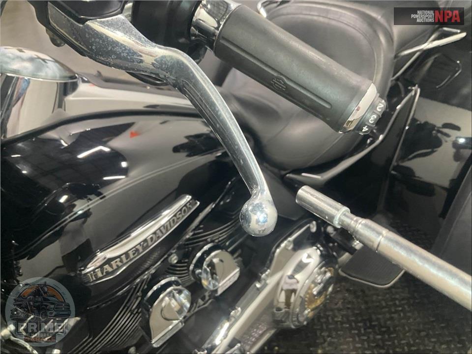 2018 Harley-Davidson FLHTCUTG TRI GLIDE ULTRA — фото 32