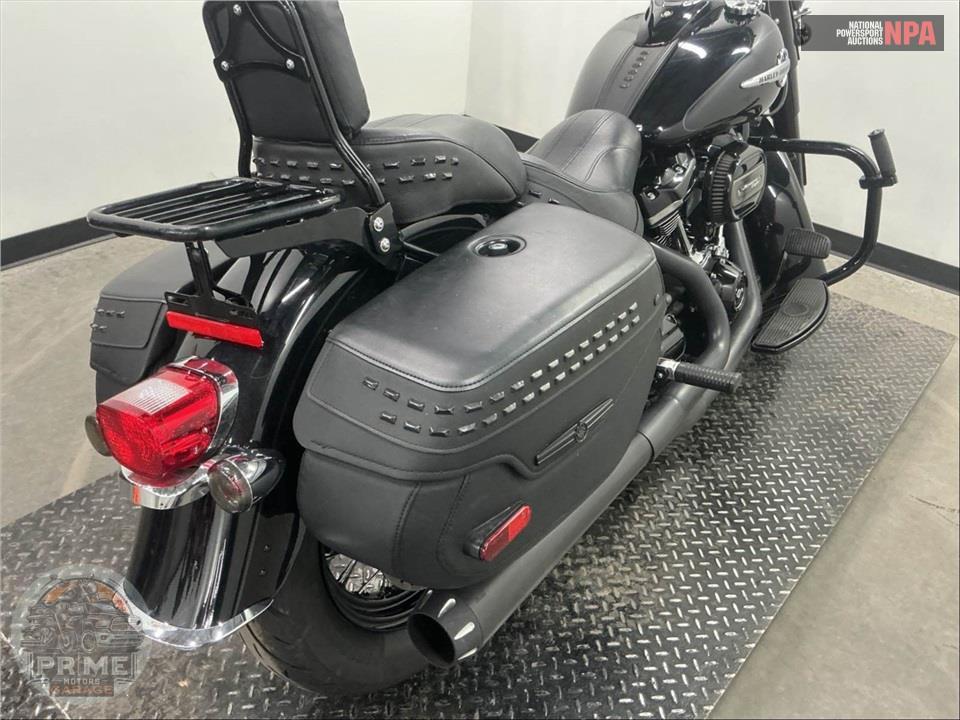 2019 Harley-Davidson FLHC HERITAGE CLASSIC — фото 21