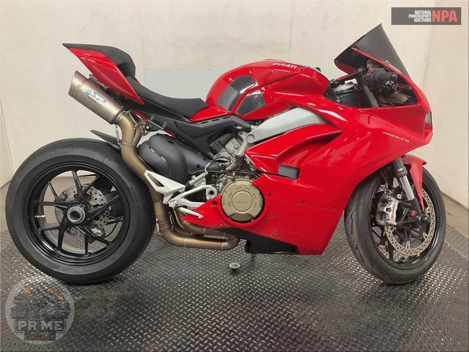 2018 Ducati PANIGALE V4 — фото 1