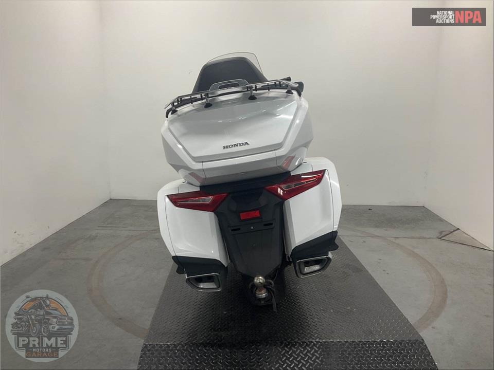 2018 Honda GL1800 GOLDWING TOUR (WHITE) — фото 4