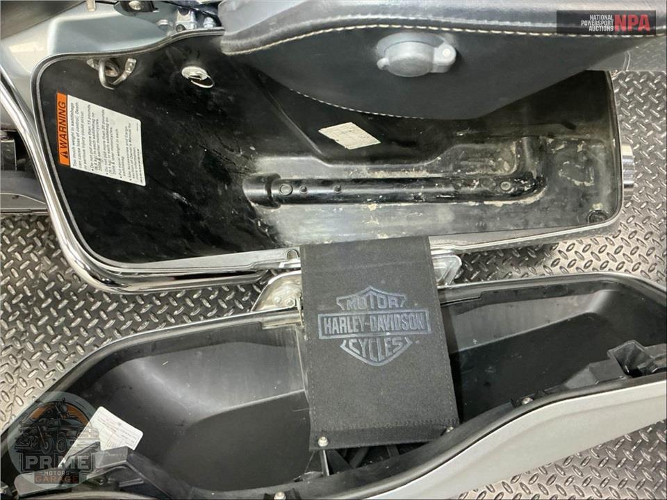 2015 Harley-Davidson FLHTK ELECTRA GLIDE ULTRA LIMITED — фото 34