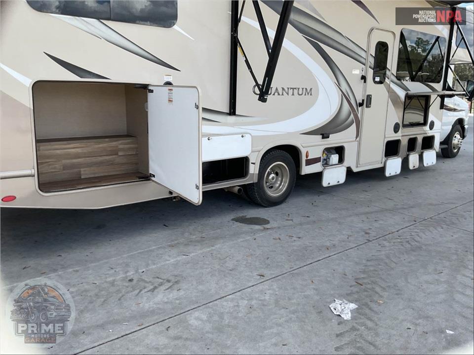 2018 Thor Motor Coach WS31 E450-V10 - QUANTUM SERIES — фото 48