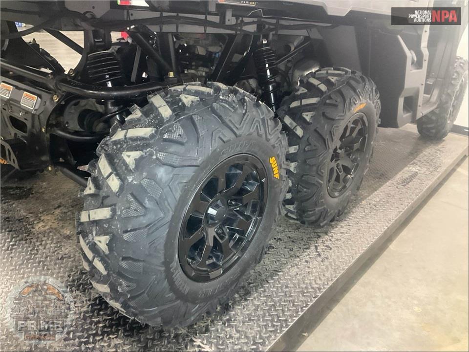 2023 Can-Am DEFENDER 6X6 XT HD10 — фото 20