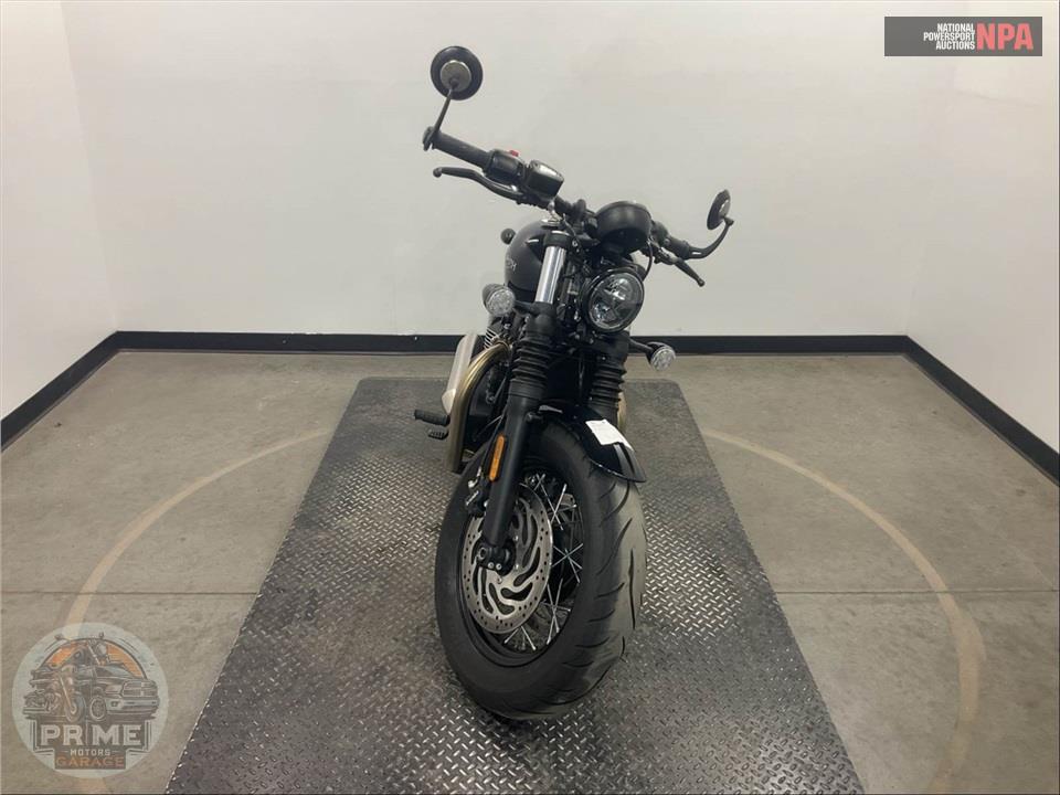 2023 Triumph BONNEVILLE BOBBER — фото 2