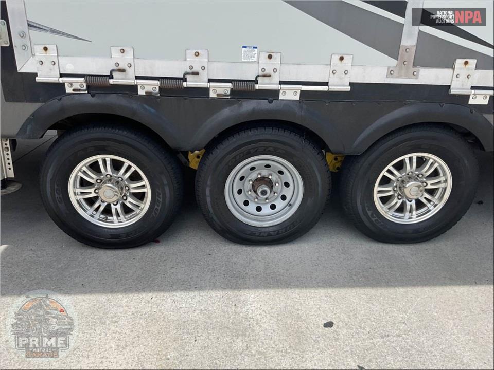 2017 Vengeance By Forest River M-40D12 - TOURING TOY HAULER TOY HAULER SERIES — фото 80