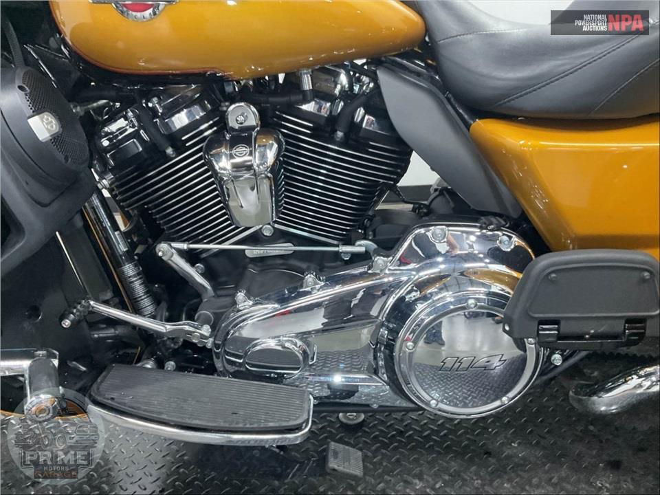 2023 Harley-Davidson FLHTCUTG TRI GLIDE ULTRA CLASSIC — фото 7