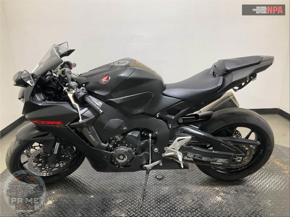 2021 Honda CBR1000RR — фото 3