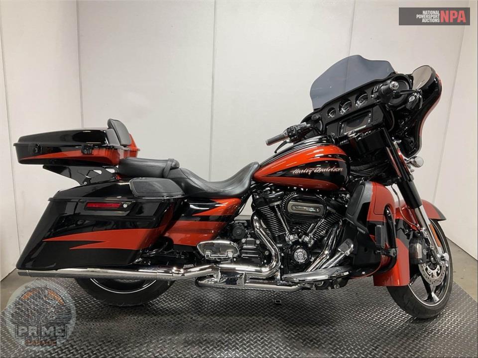 2017 Harley-Davidson FLHXSE CVO STREET GLIDE — фото 1