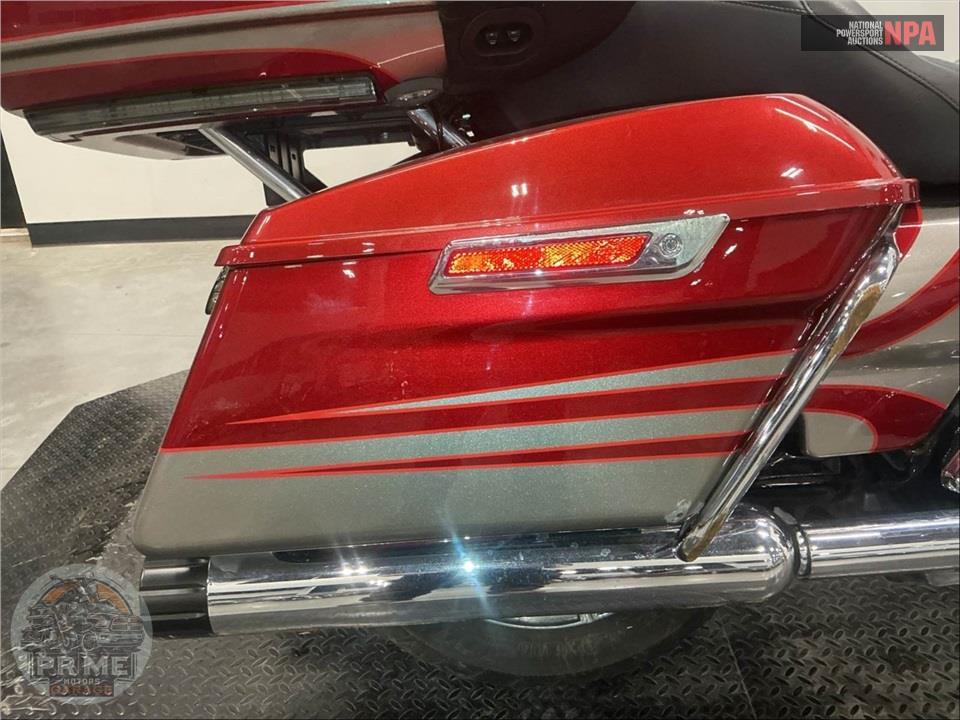 2016 Harley-Davidson FLTRUSE CVO ROAD GLIDE ULTRA — фото 26