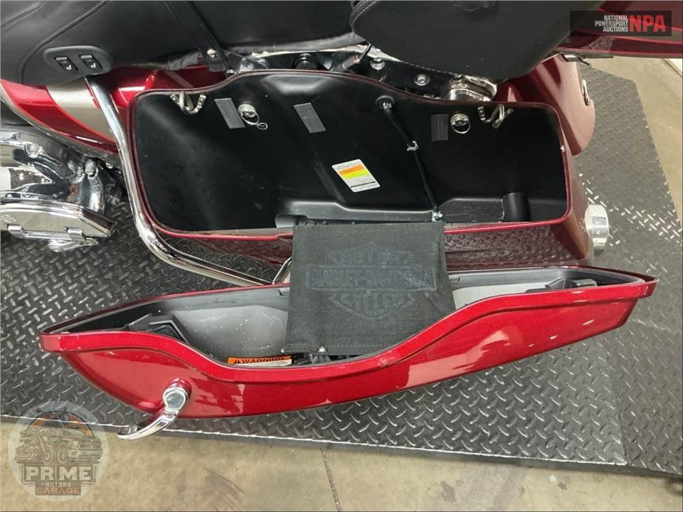 2016 Harley-Davidson FLTRUSE CVO ROAD GLIDE ULTRA — фото 19