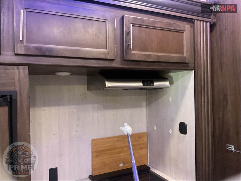 2019 Cherokee By Forest River M-325PACK13 - WOLF PACK TOY HAULER TOY HAULER SERIES — фото 26