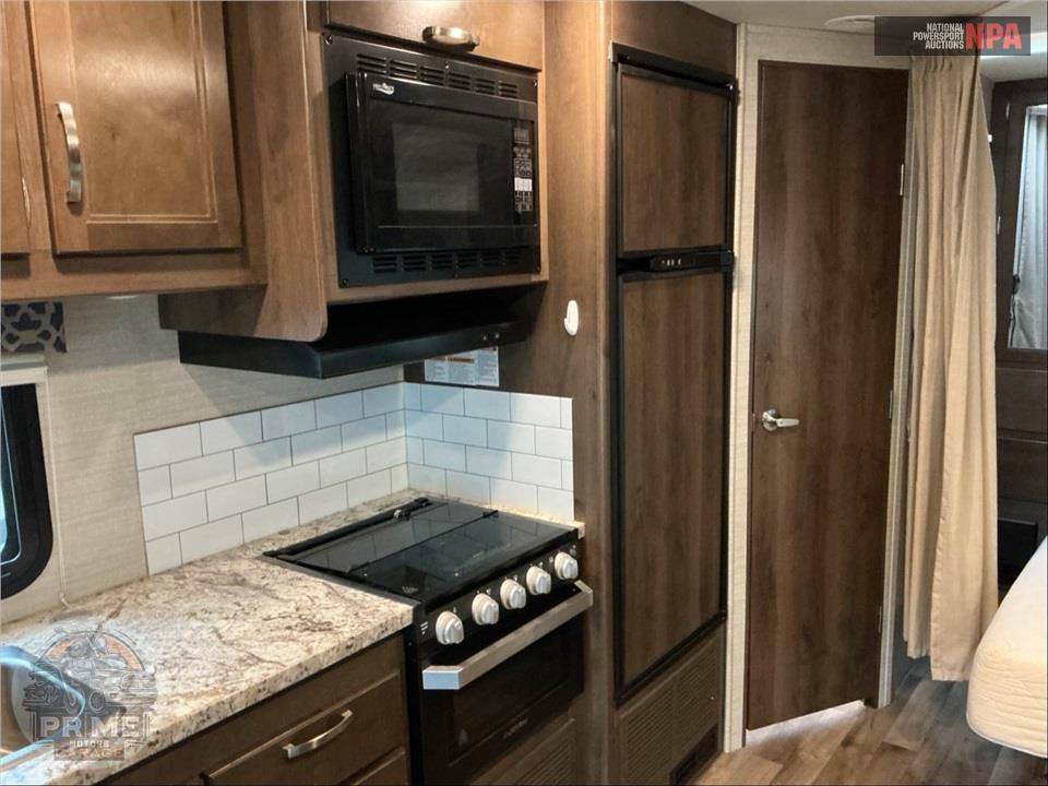 2020 Jayco M-24 B FORD V10 - REDHAWK SERIES — фото 23