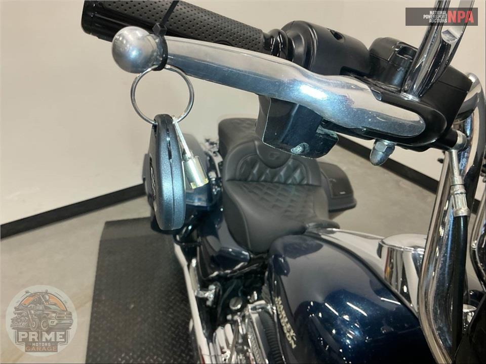2016 Harley-Davidson FLHXS STREET GLIDE SPECIAL — фото 12