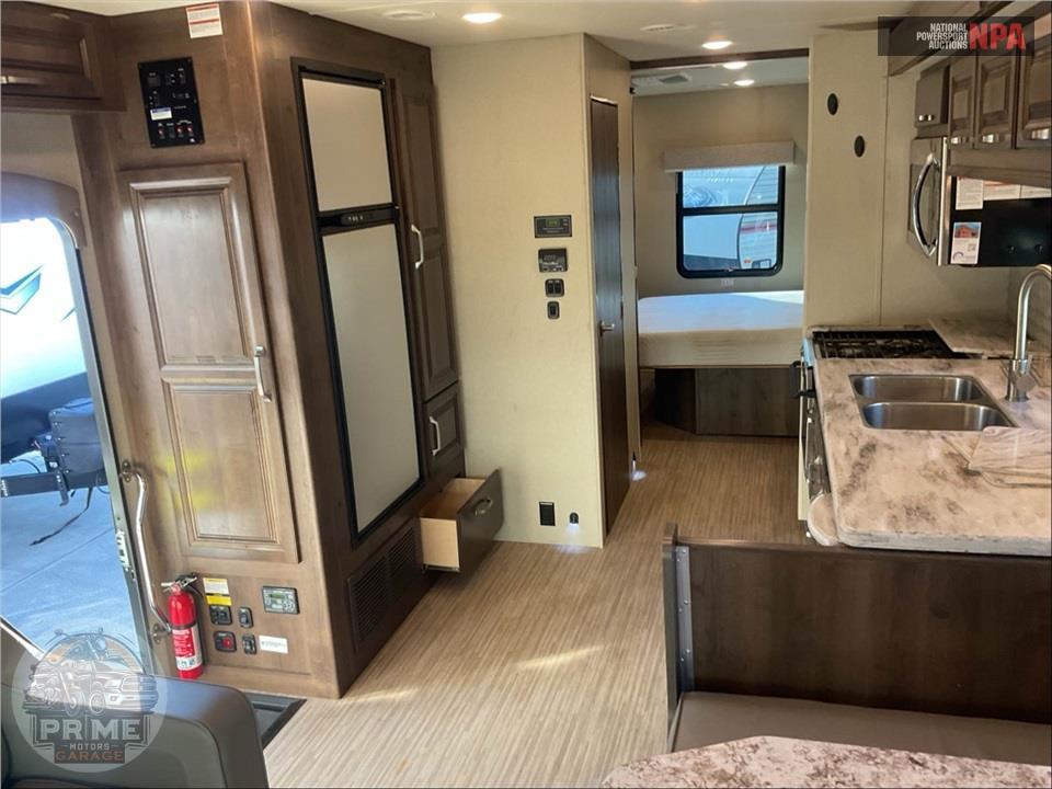 2019 Entegra Coach M-30X 450HP FORD - ESTEEM SERIES — фото 8