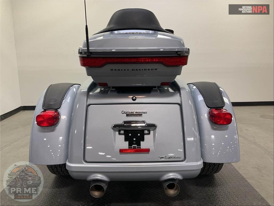 2023 Harley-Davidson FLHTCUTG TRI GLIDE ULTRA CLASSIC — фото 4