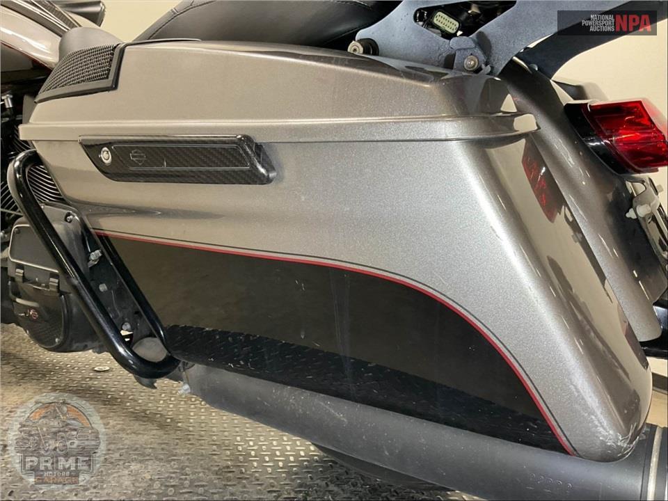 2017 Harley-Davidson FLTRU ROAD GLIDE ULTRA — фото 30
