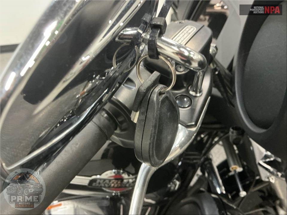 2023 Harley-Davidson FLHTCUTG TRI GLIDE ULTRA CLASSIC — фото 11