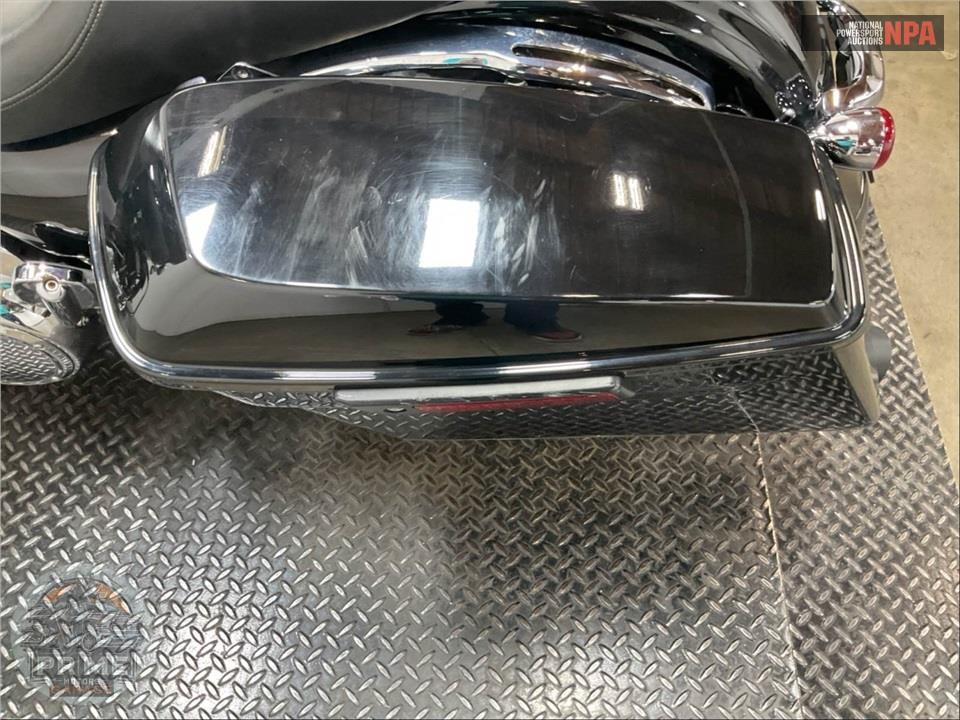 2019 Harley-Davidson FLHX STREET GLIDE — фото 21
