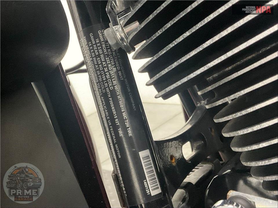2017 Harley-Davidson FLHTCUTG TRIGLIDE ULTRA CLASSIC — фото 27