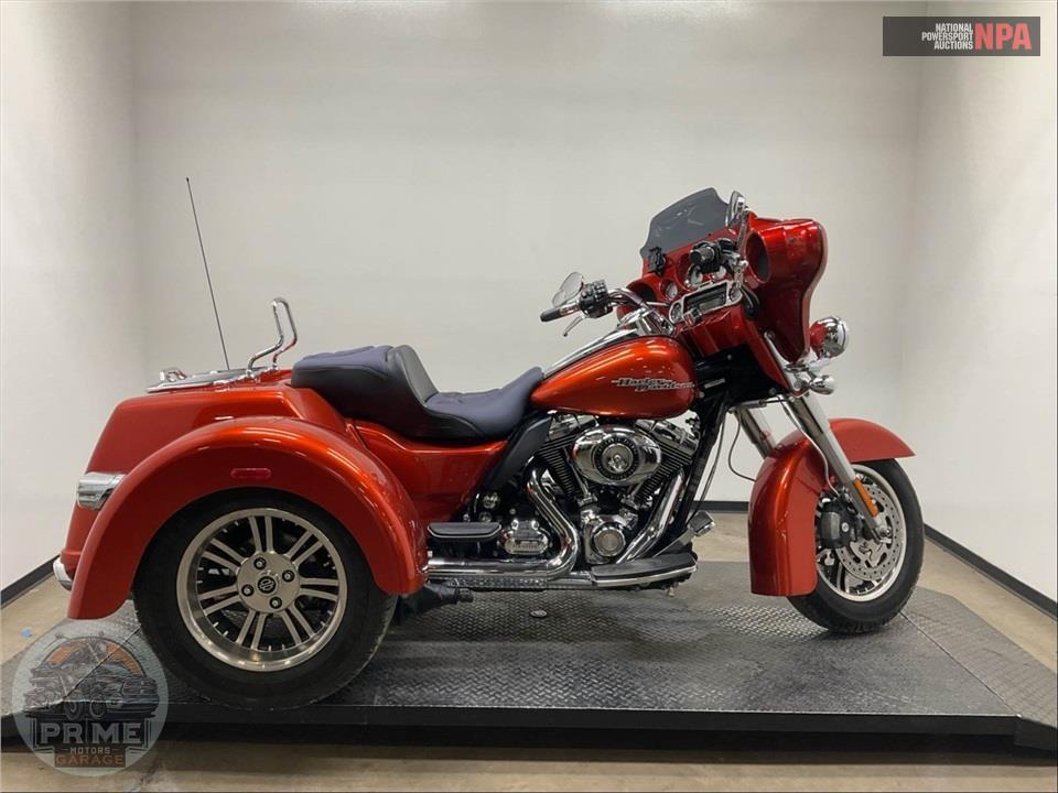 2011 Harley-Davidson FLHXXX STREET GLIDE — фото 1