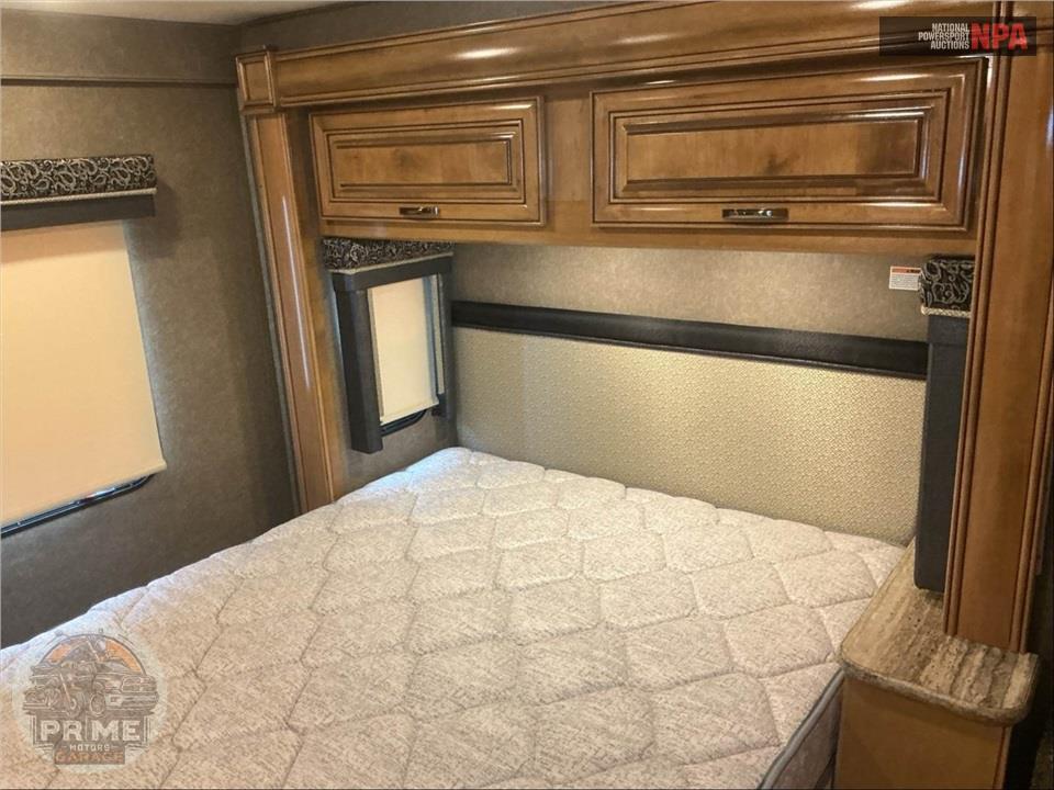 2017 Thor Motor Coach LF31 E450-V10 - QUANTUM SERIES — фото 20