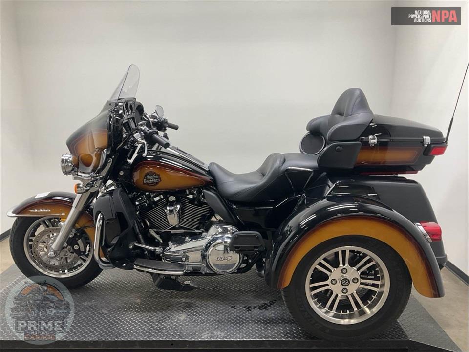 2024 Harley-Davidson FLHTCUTG TRI GLIDE ULTRA CLASSIC — фото 3