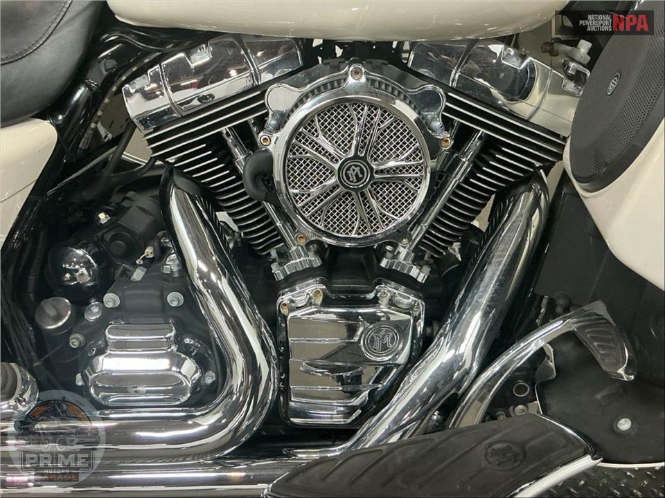 2015 Harley-Davidson FLHXS STREET GLIDE SPECIAL — фото 6
