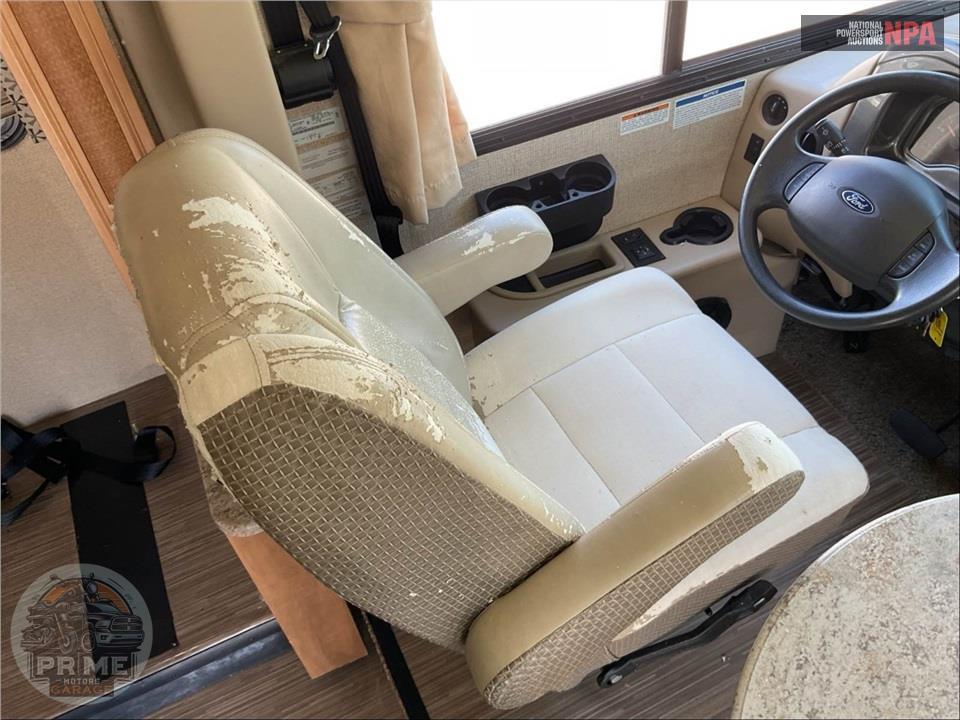 2017 Thor Motor Coach M-24.1 FORD - AXIS SERIES — фото 18