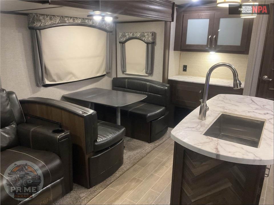 2020 Keystone Rv M-332 BH - LAREDO SERIES — фото 6