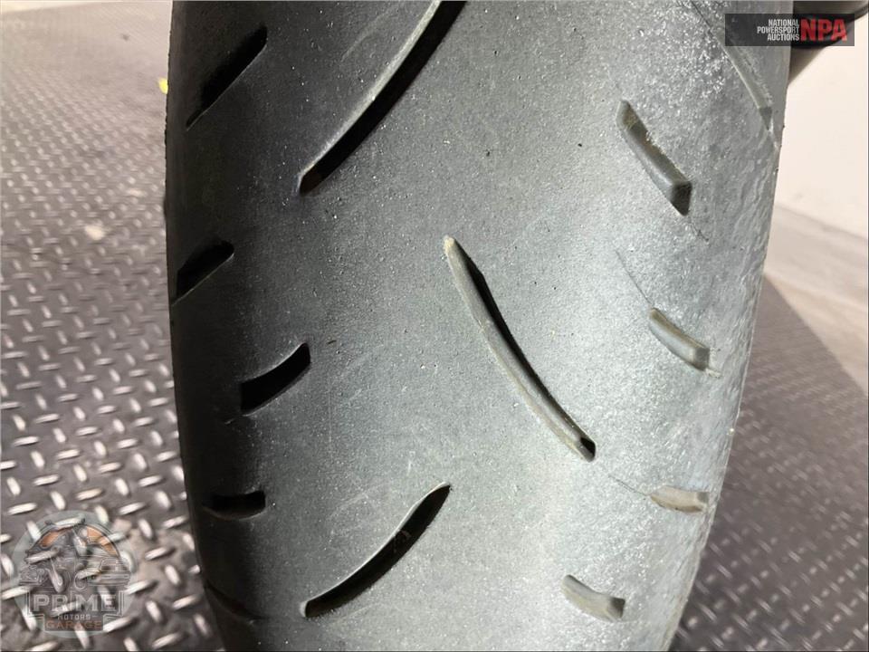 2021 Yamaha YZF-R3 MONSTER ENERGY MOTOGP — фото 21