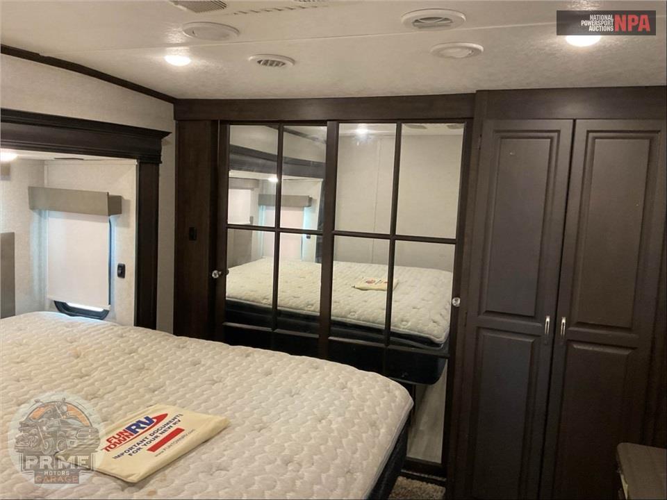 2021 Coachmen By Forest River M-398 MBL - BROOKSTONE FIFTH WHEEL SERIES — фото 10