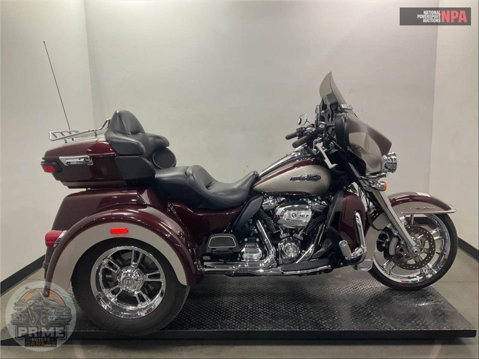 2018 Harley-Davidson FLHTCUTG TRI GLIDE ULTRA — фото 1