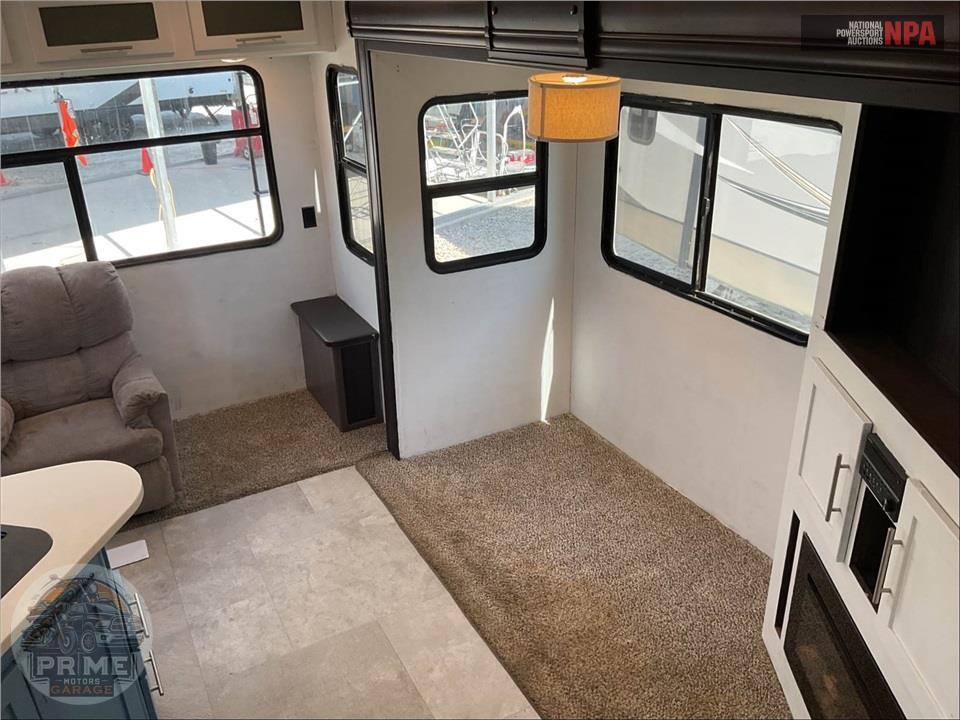 2018 Crossroads Rv M-25 RL - CRUISER AIRE FIFTH WHEEL SERIES — фото 6