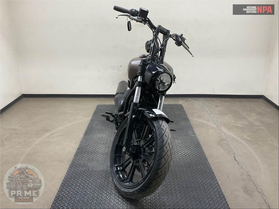 2025 Indian Motorcycle SPORT SCOUT LIMITED WITH TECHOLOGY PACKAGE (COLOR) — фото 2