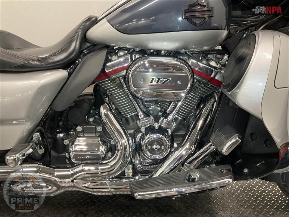 2019 Harley-Davidson FLHXSE CVO STREET GLIDE — фото 6