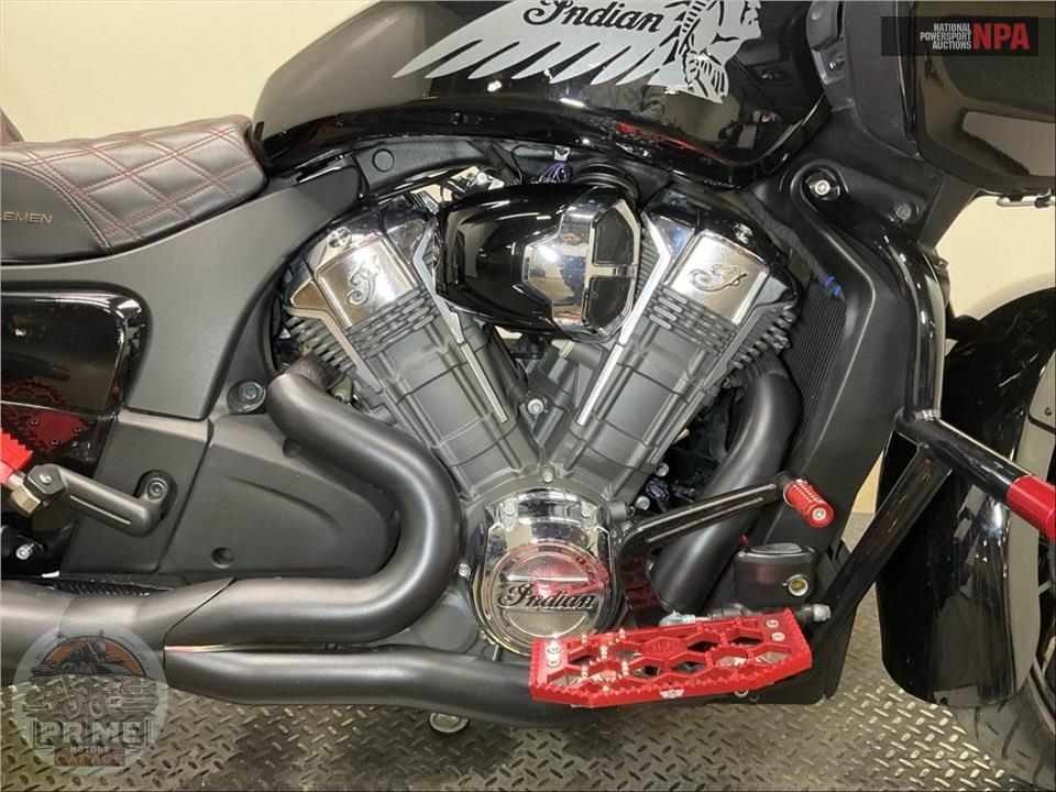 2023 Indian Motorcycle CHALLENGER (BLACK) — фото 6