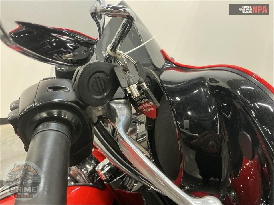 2017 Harley-Davidson FLHXS STREET GLIDE SPECIAL — фото 12