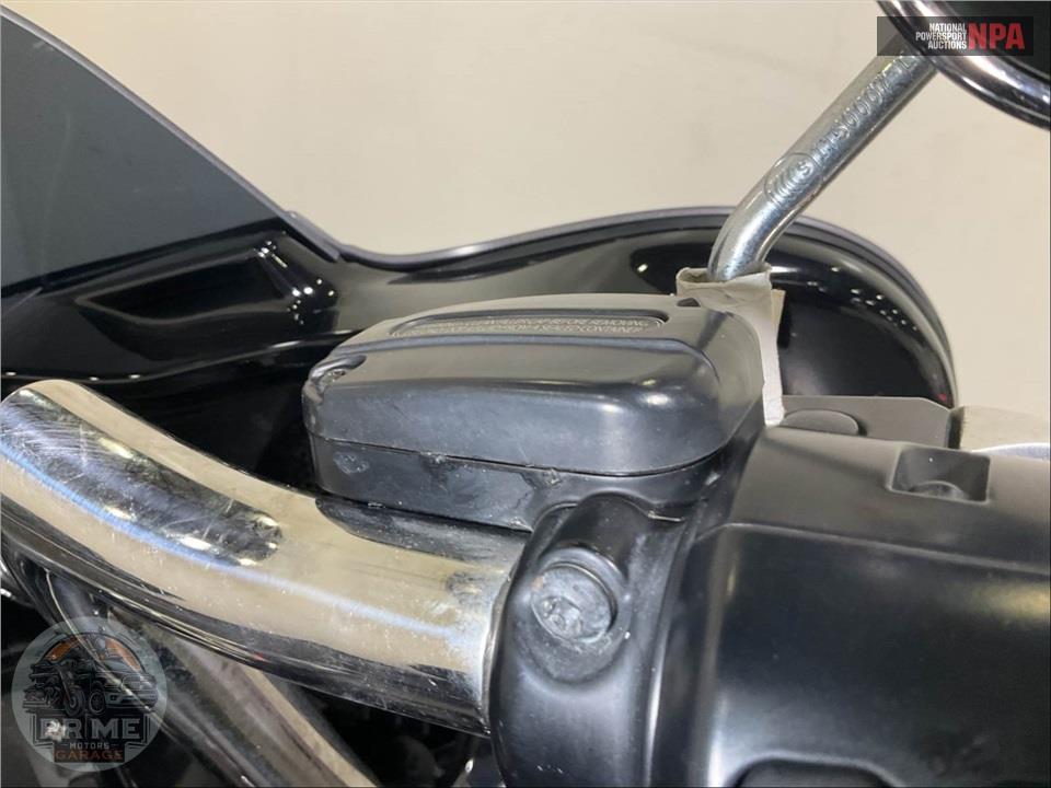 2017 Harley-Davidson FLHTK ULTRA LIMITED — фото 42