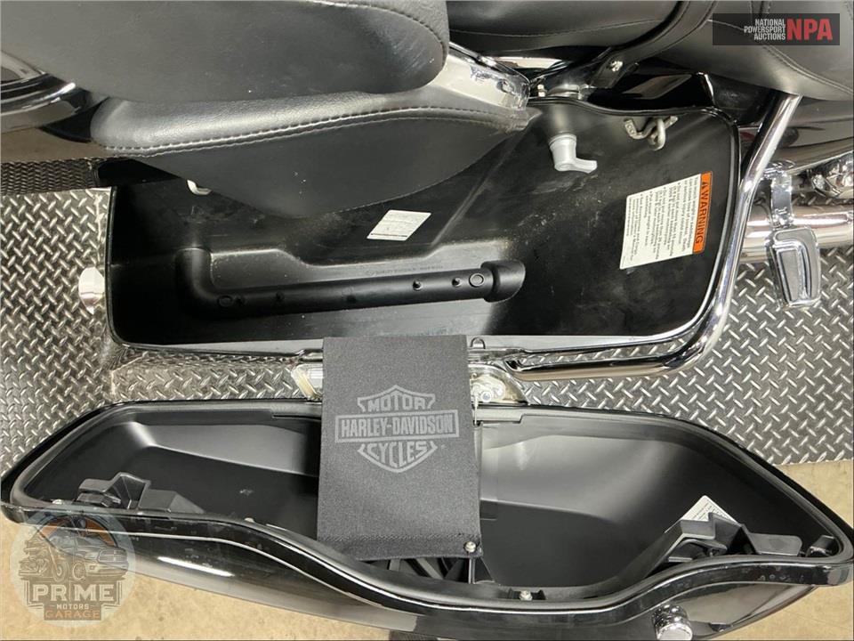 2017 Harley-Davidson FLHTK ULTRA LIMITED — фото 23