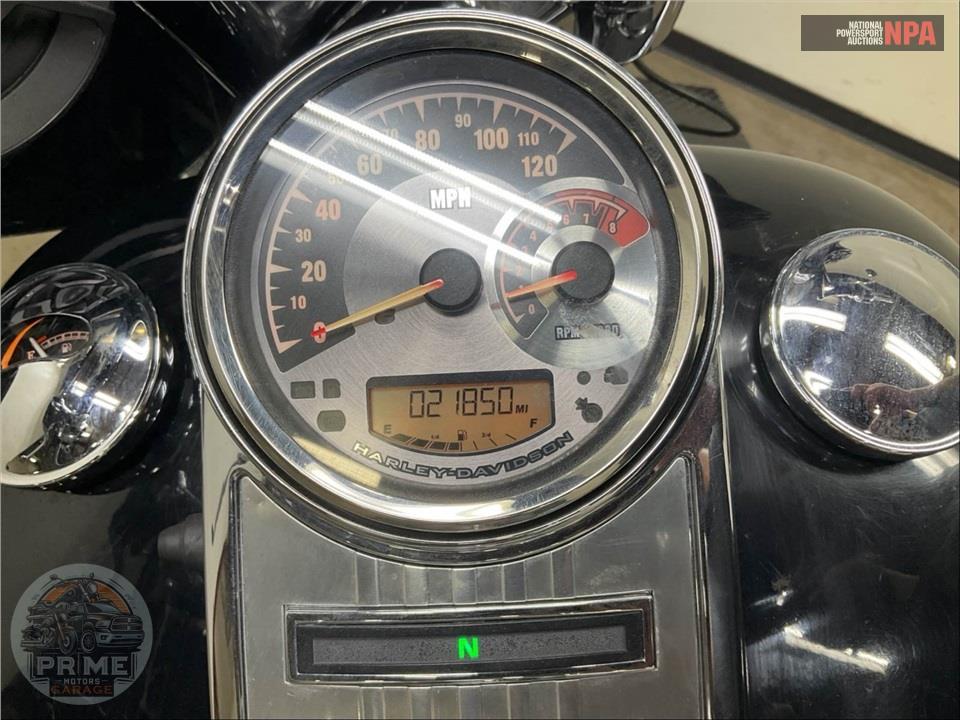 2012 Harley-Davidson FLHRC ROAD KING CLSC — фото 5