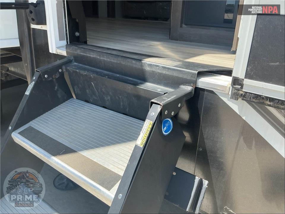 2022 Grand Design Recreational Vehicles M-390RK - SOLITUDE FIFTH WHEEL SERIES — фото 61