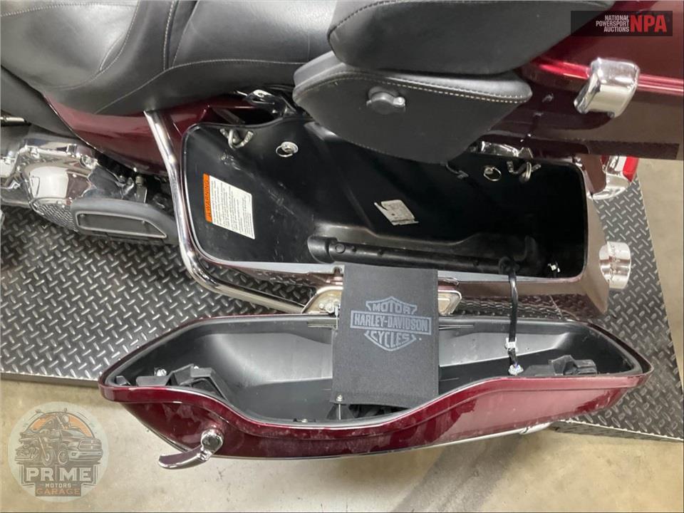 2015 Harley-Davidson FLHTCU ULTRA CLASSIC ELECTRA GLIDE — фото 21