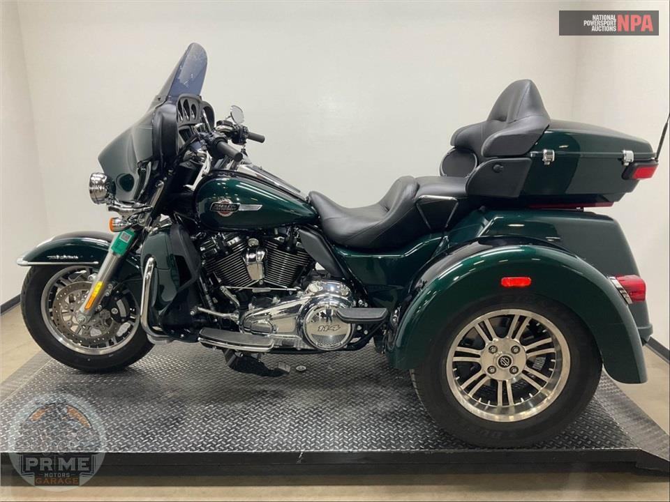 2024 Harley-Davidson FLHTCUTG TRI GLIDE ULTRA CLASSIC — фото 3