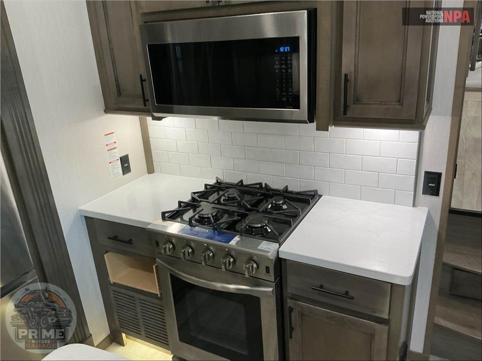 2022 Riverstone M-442MC - LEGACY FIFTH WHEEL SERIES — фото 22