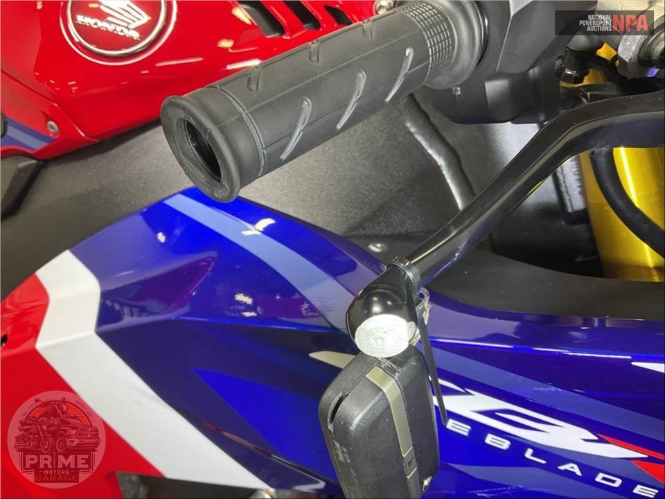 2025 Honda CBR1000RR-R FIREBLADE SP — фото 26