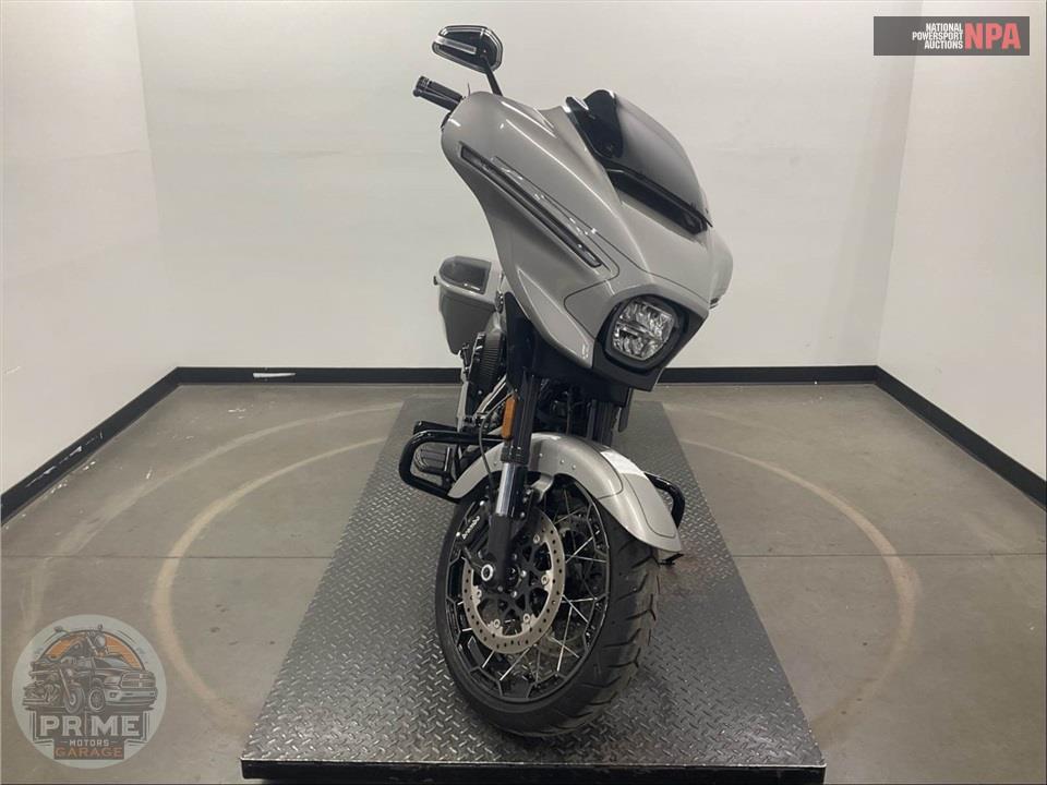 2023 Harley-Davidson FLHXSE CVO STREET GLIDE — фото 2