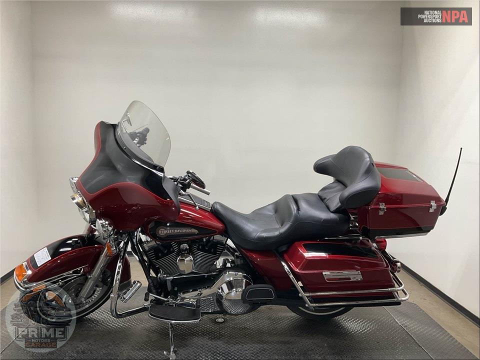 2006 Harley-Davidson FLHTCI ELECTRA GLIDE CLASSIC — фото 3